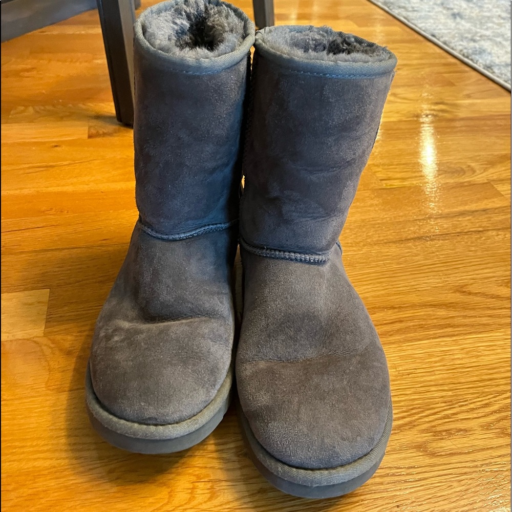 Ugg Gray Boot. Size 8 Good Condition - image 2